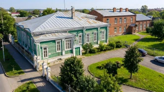 Здание ОКН с зем. участком 4 385 кв.м в центре г. Переславля-Залесского: Ярославская область, г. Переславль-Залесский, ул. Советская, д. 22, с земельным участком